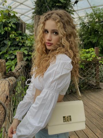 Алина